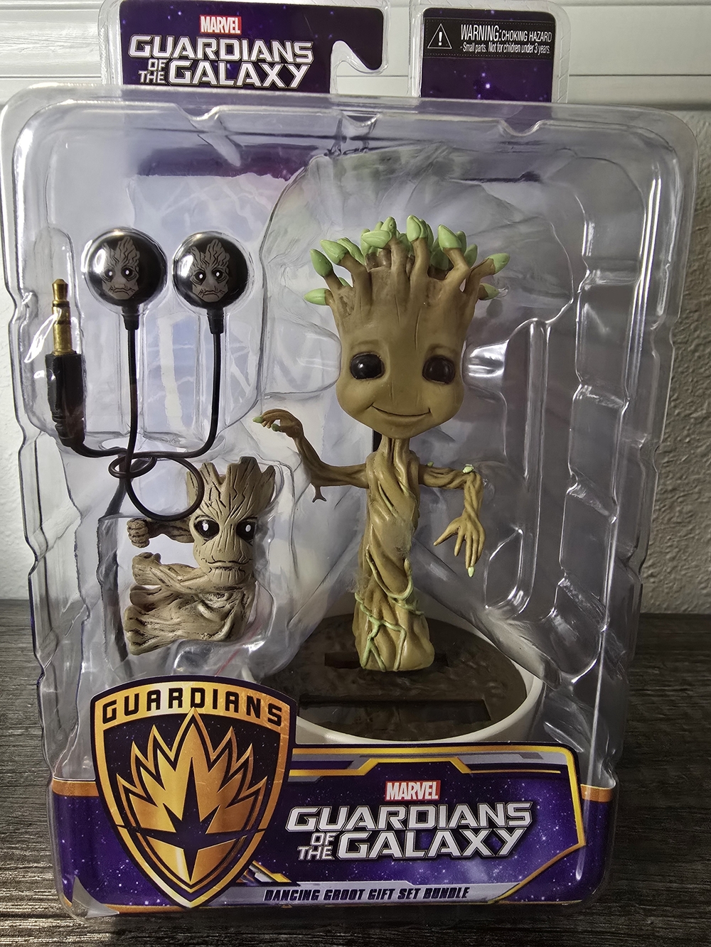 Marvel Guardians of the Galaxy Dancing Groot Headphones Gift Set